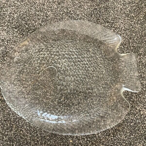 Arcoroc clear fish plate (France)